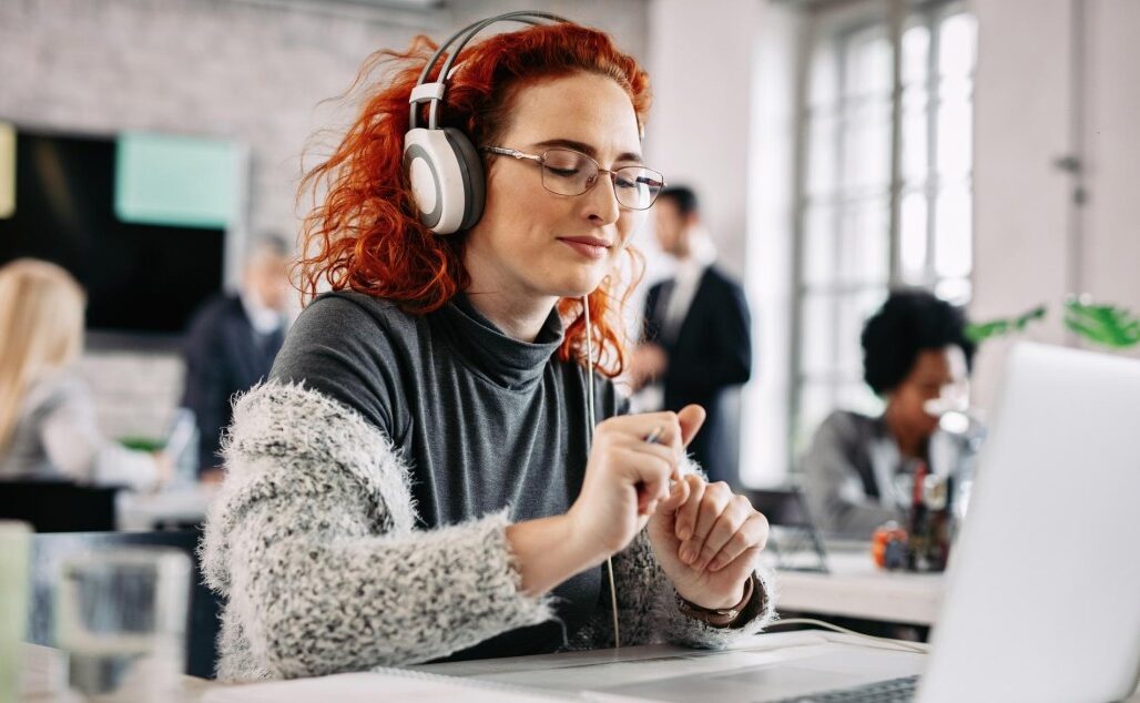 ¿Por qué es bueno escuchar música para trabajar?